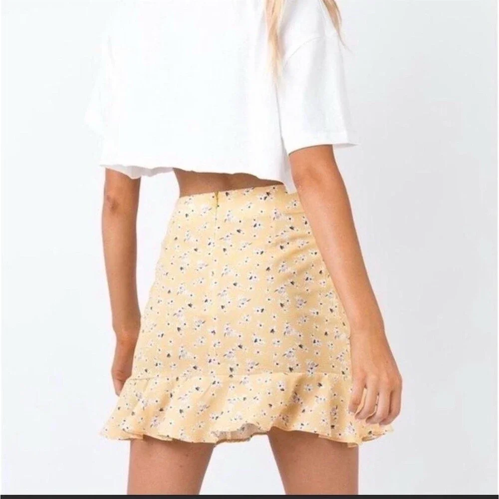 Princess Polly Mini Skirt Womens Size 2 Yellow Ditsy Floral Wrap Tie